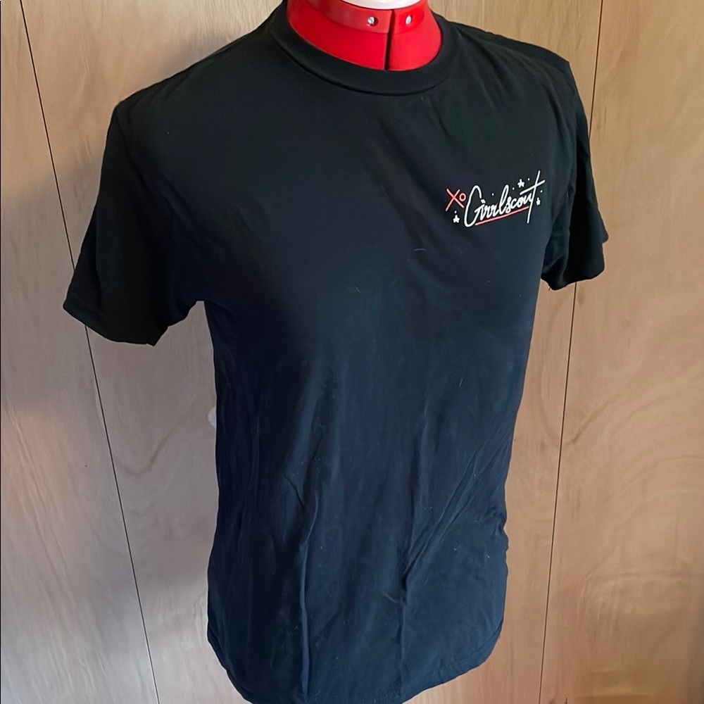 Girrlscout black Wolf graphic tshirt